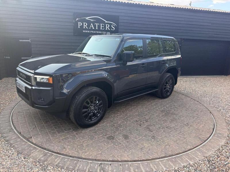 Toyota Land Cruiser view 2