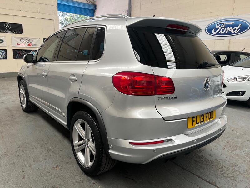 Volkswagen Tiguan view 5