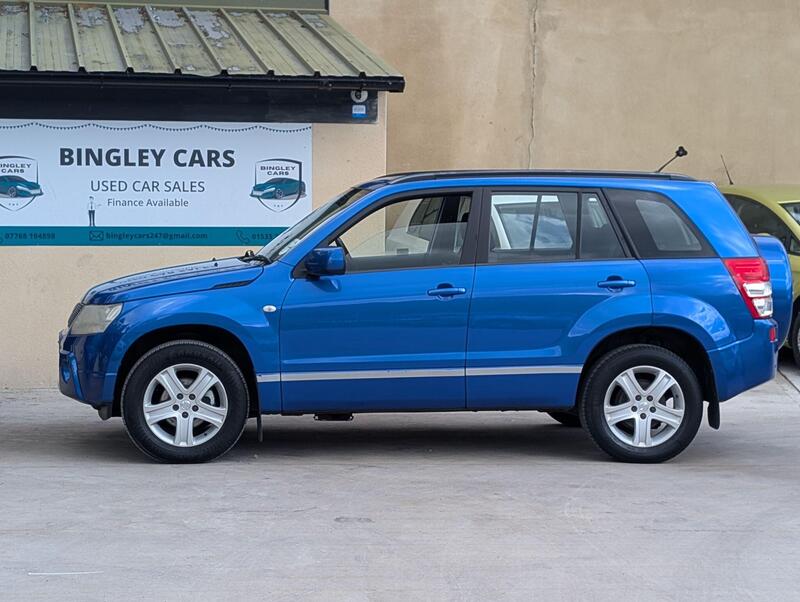 Suzuki Grand Vitara view 3