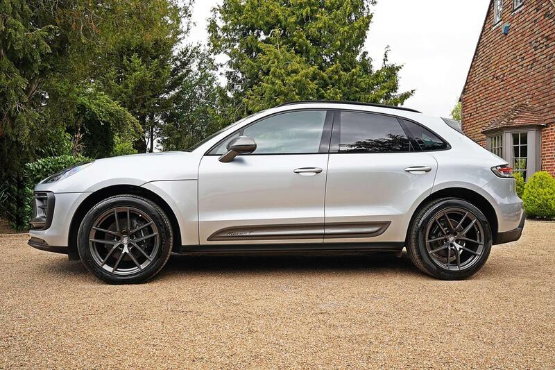 Porsche Macan view 3