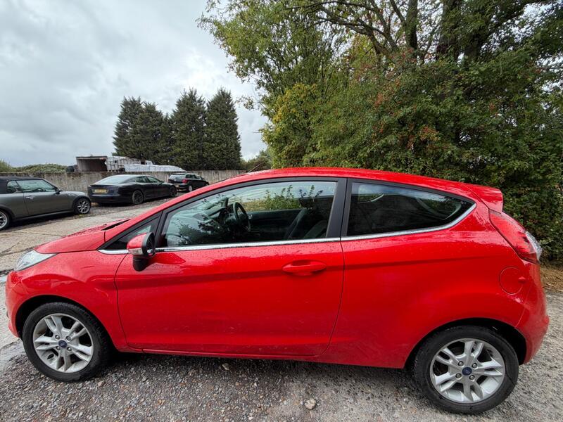 2015 Ford Fiesta — photo 5