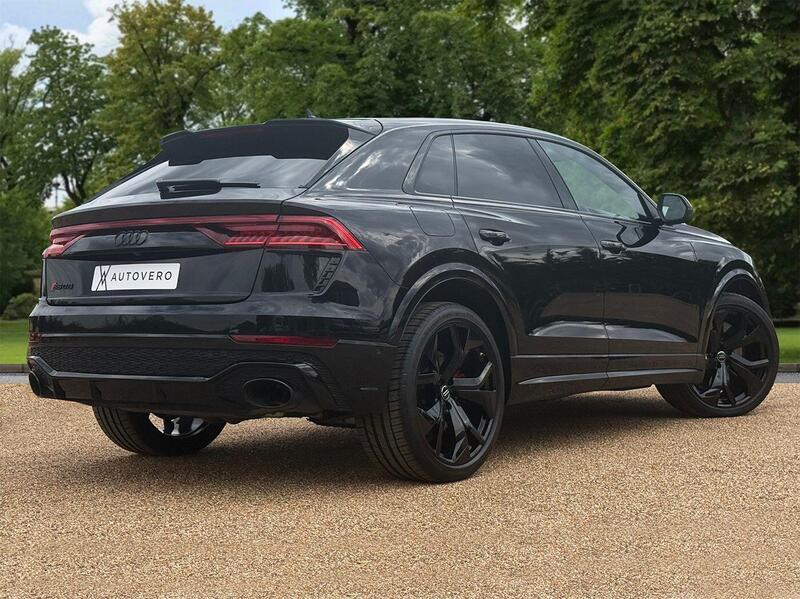 Audi RS Q8 view 5