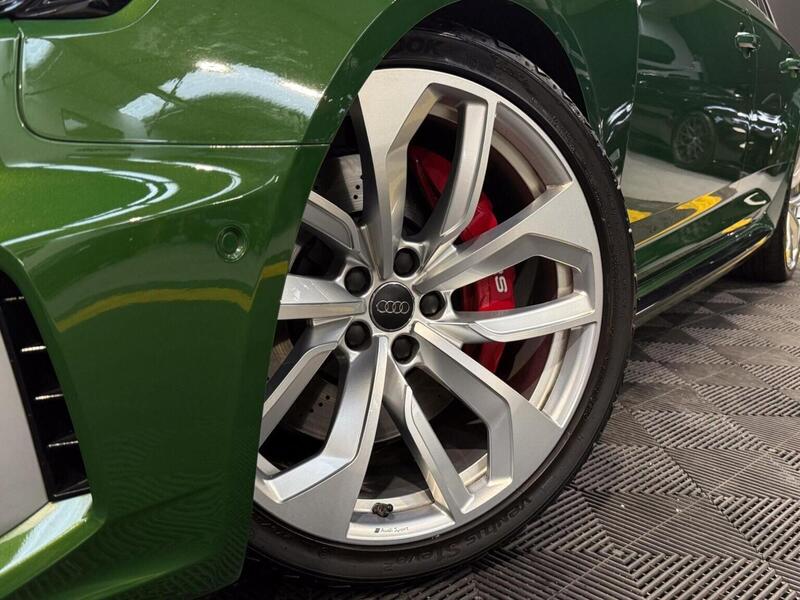 Audi RS4 view 2