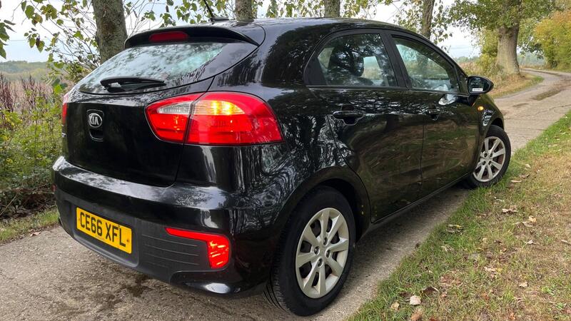 2016 Kia Rio — photo 8