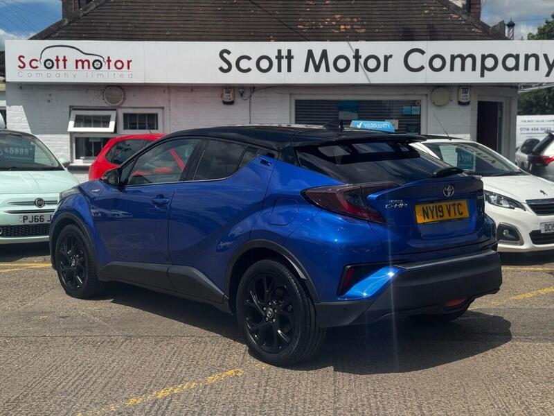Toyota C-HR view 2