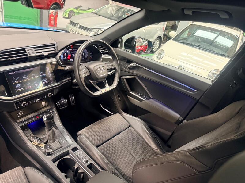 Audi Audi Q3 view 3