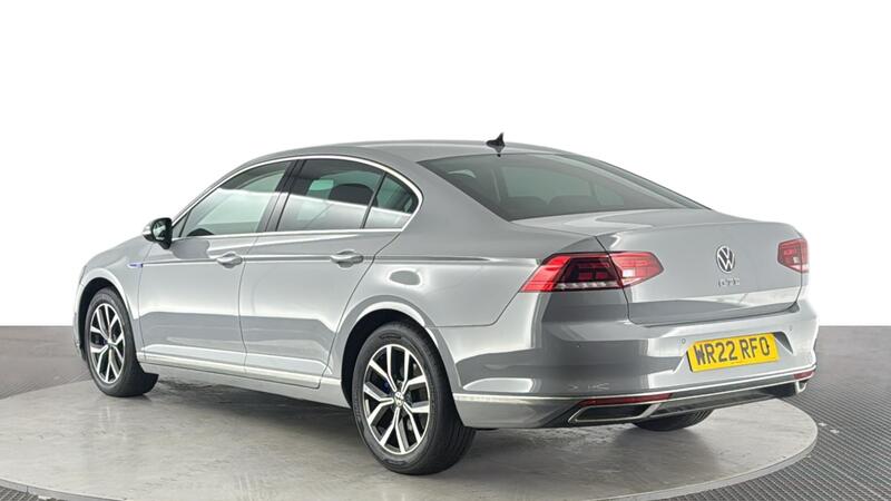 Volkswagen Passat view 6