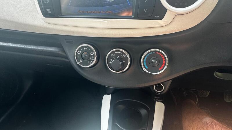2013 Toyota Yaris — photo 18