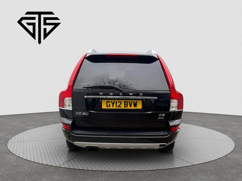Volvo XC90 view 4
