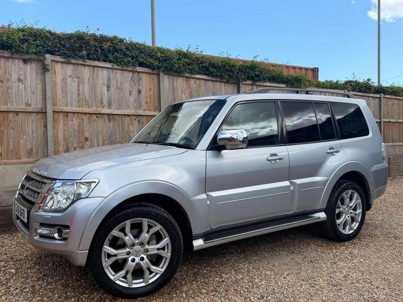 Mitsubishi Shogun view 4