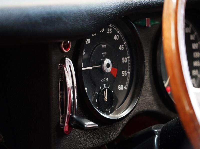 Jaguar E-Type view 16