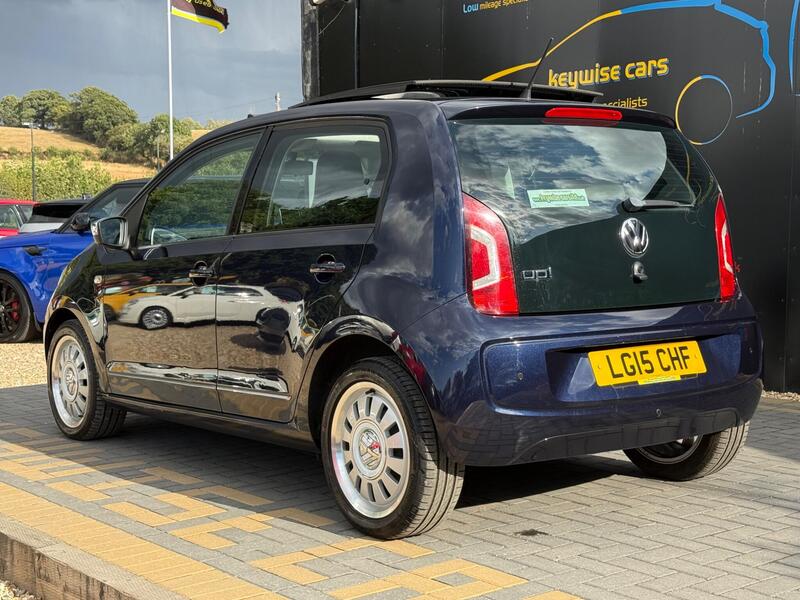 Volkswagen Up! view 3
