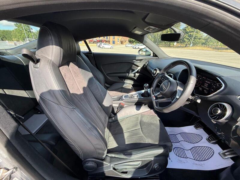 Audi TT view 3