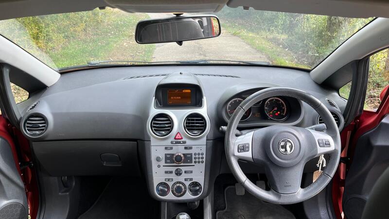 2013 Vauxhall Corsa — photo 26