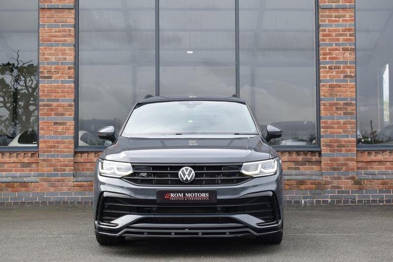 Volkswagen Tiguan view 4