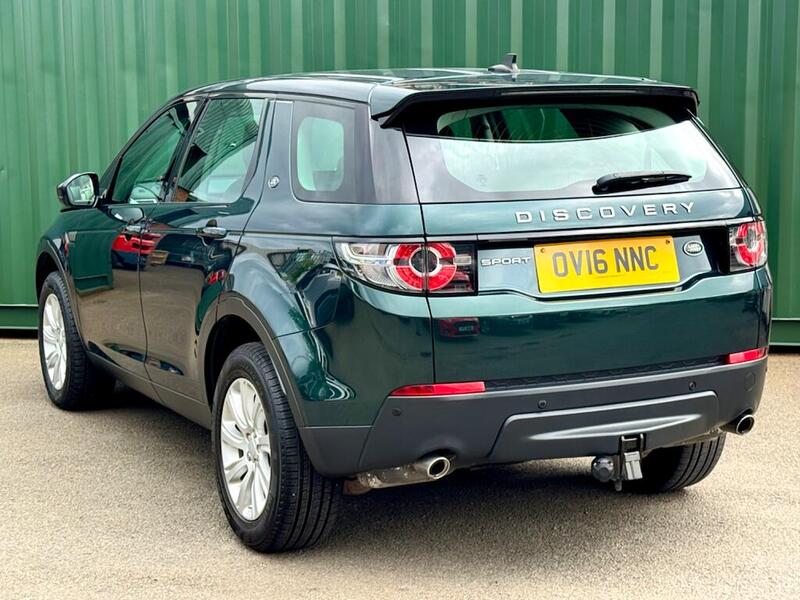 Land Rover Discovery Sport view 2