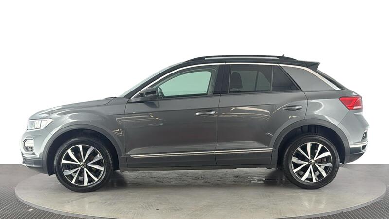 Volkswagen T-Roc view 7