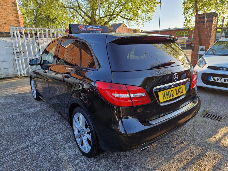 Mercedes-Benz B-Class view 3