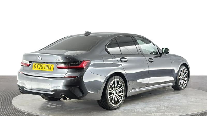 BMW 3 Series view 4