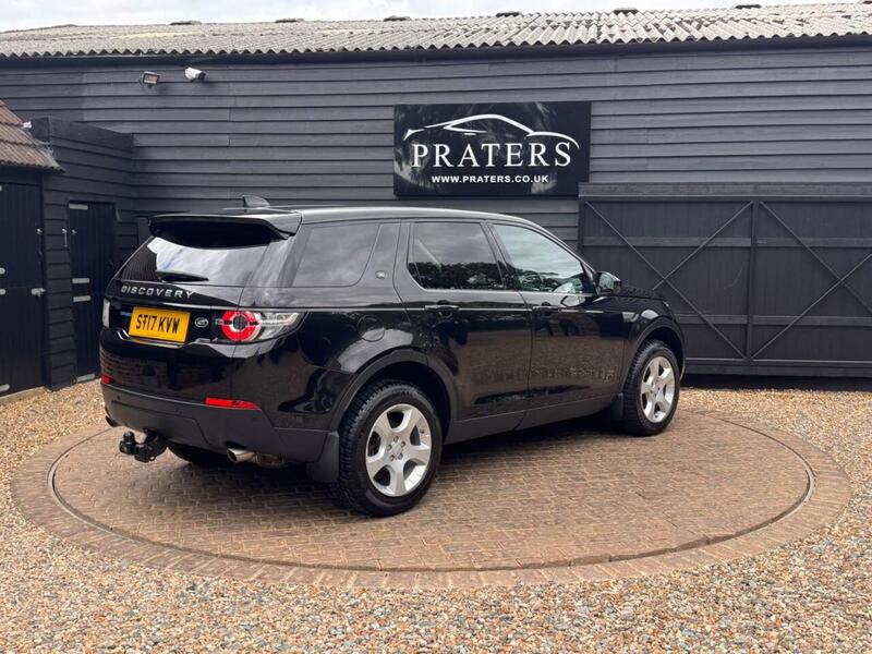 Land Rover Discovery Sport view 7
