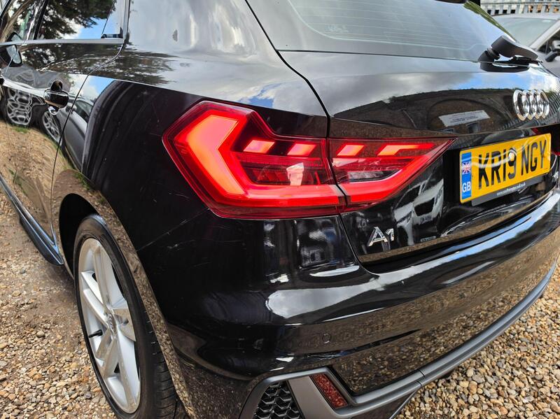 Audi A1 1.5 TFSI 35 S line Sportback S Tronic Euro 6 (s/s) 5dr thumbnail 9