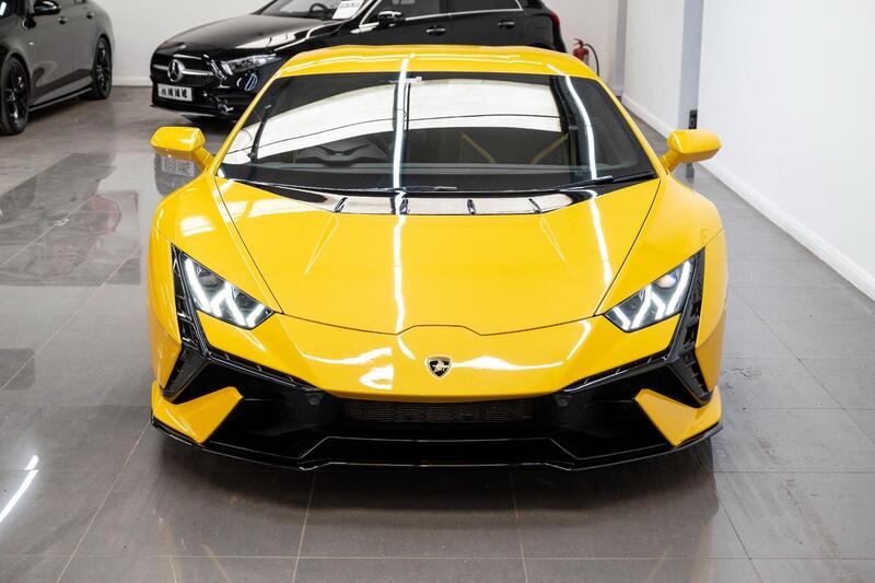 Lamborghini Huracan view 6
