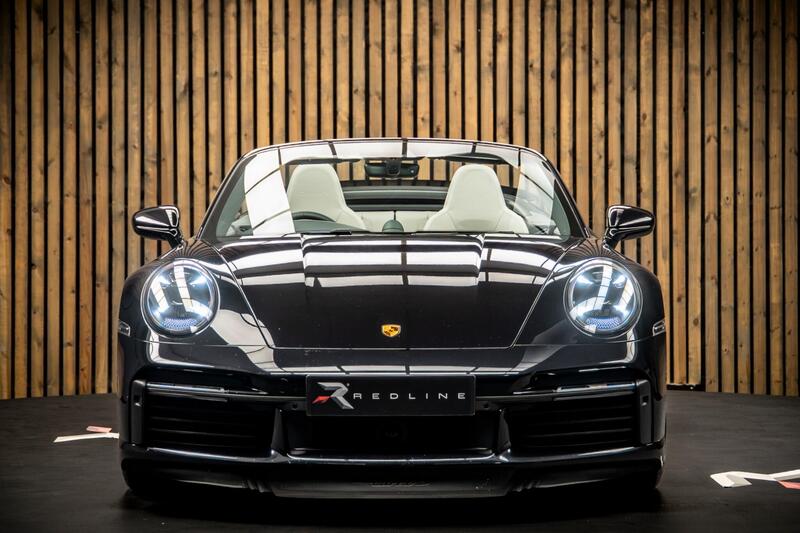 Porsche 911 view 5