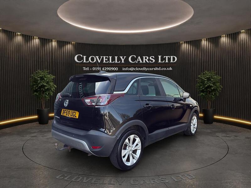 Vauxhall Crossland X view 4