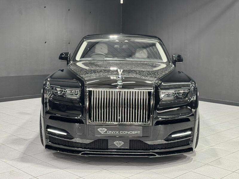 Rolls-Royce Phantom view 2