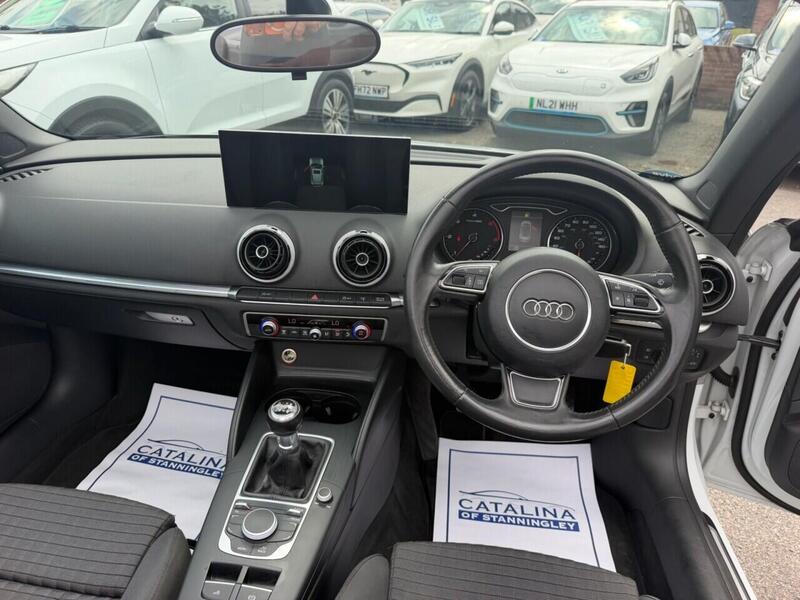 Audi A3 Cabriolet view 4