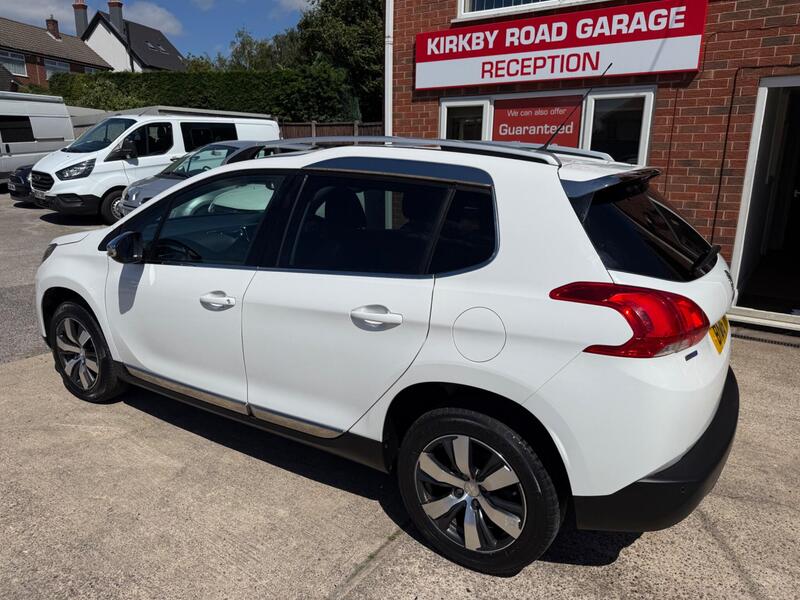 Peugeot 2008 view 3