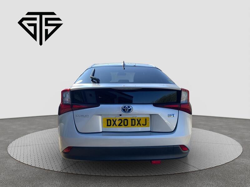 Toyota Prius view 4