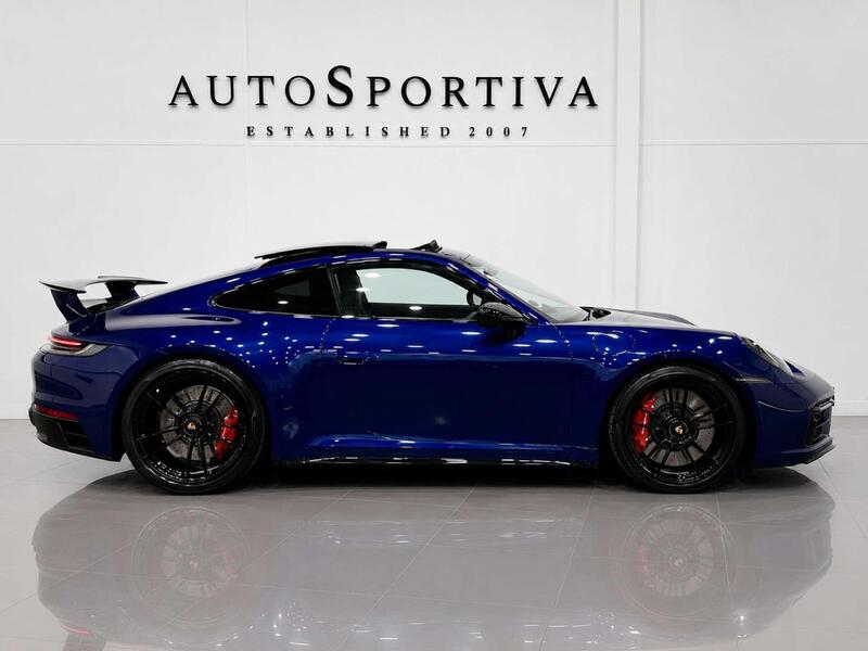 Porsche 911 view 3