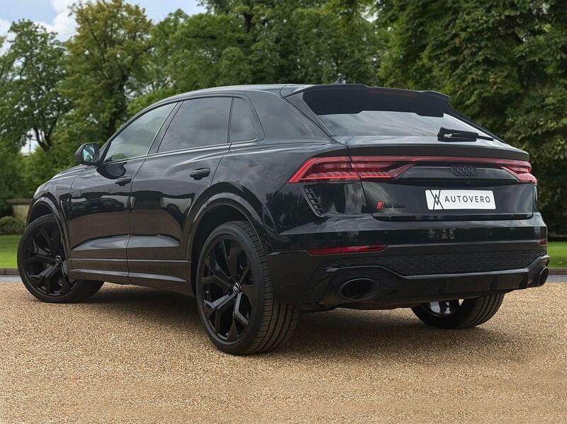 Audi RS Q8 view 7