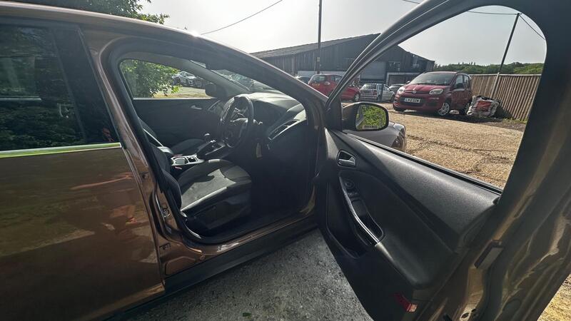 2014 Ford Focus — photo 8