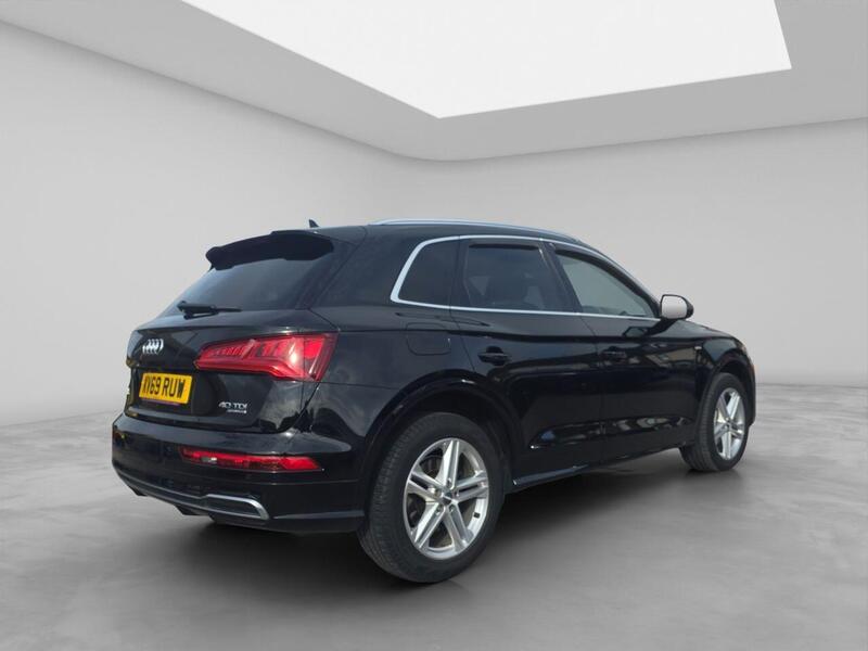 Audi Audi Q5 view 4