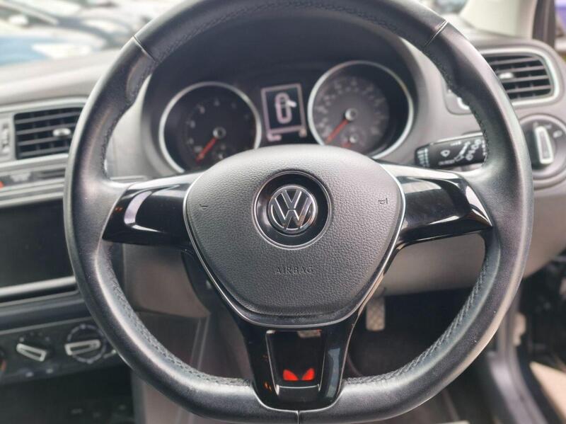 Volkswagen Polo view 3
