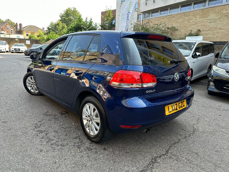 Volkswagen Golf view 4