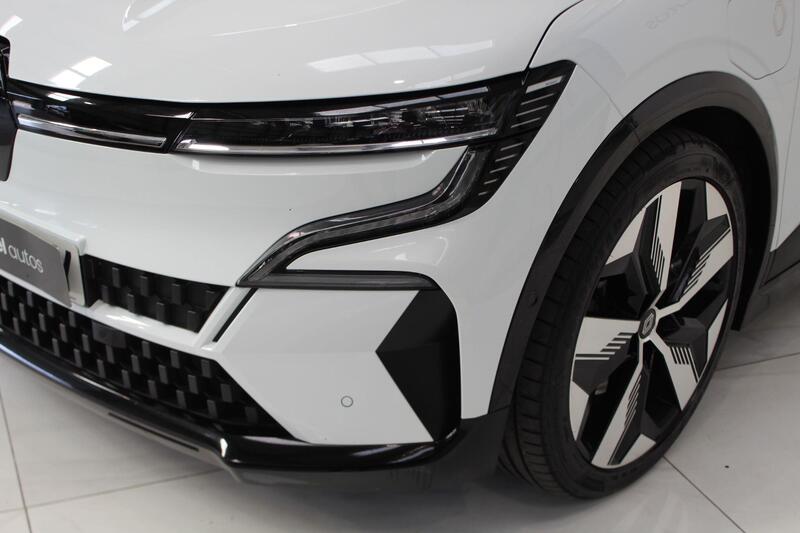 2023 Renault Megane E-Tech in White — image 8 of 83