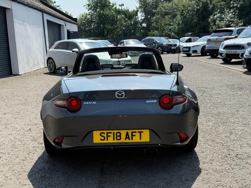 Mazda MX-5 view 5