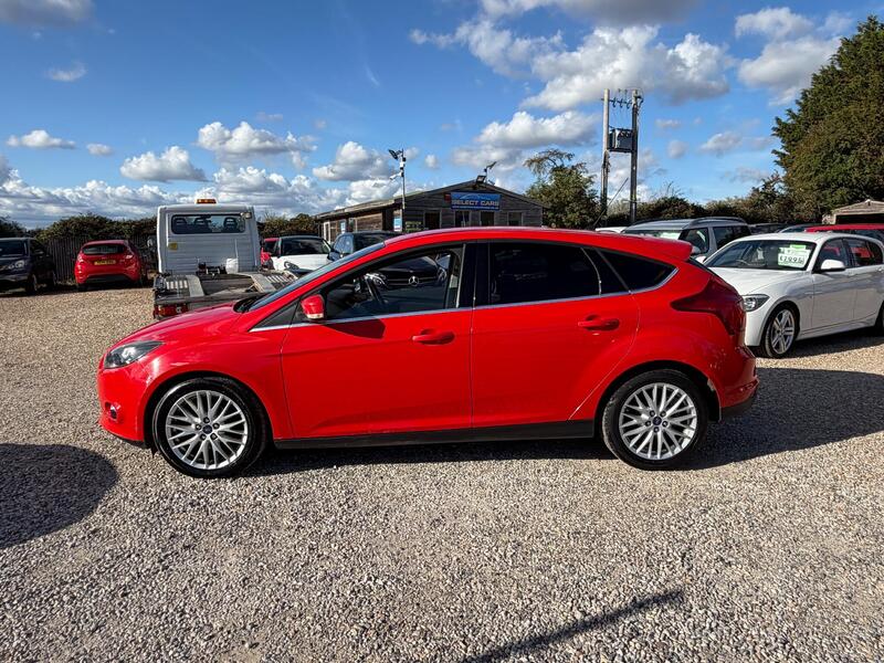 Ford Focus view 6