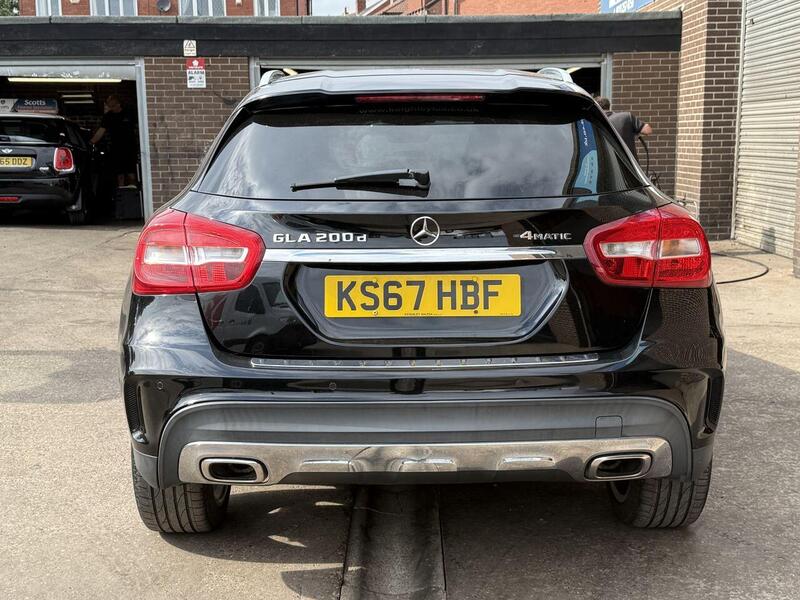 Mercedes-Benz Mercedes-Benz GLA view 6