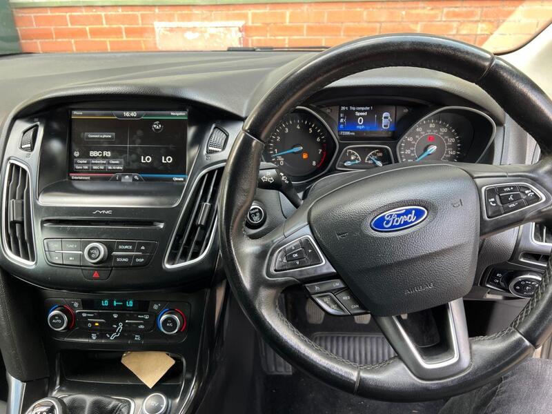 Ford Focus view 19
