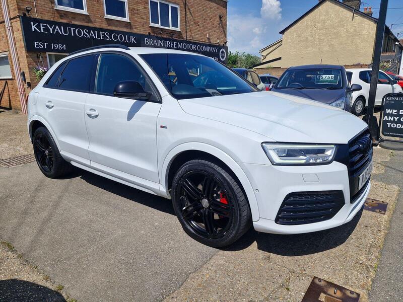 Audi Q3 view 3