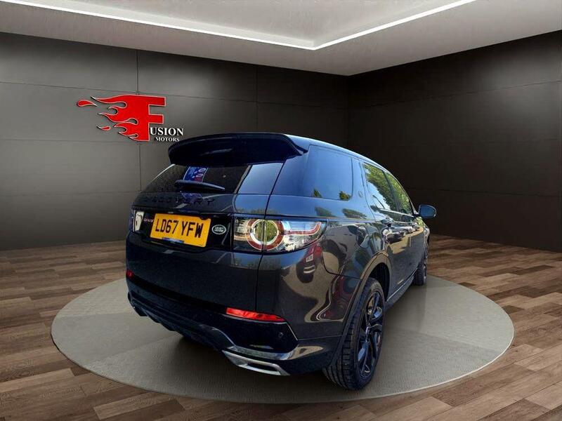 Land Rover Discovery Sport view 7