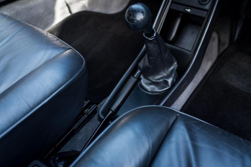 Porsche 911 view 7