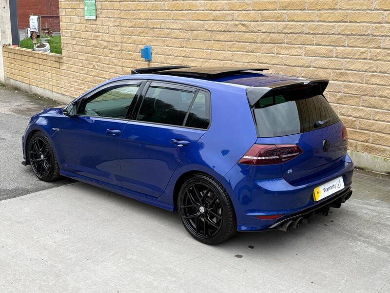 Volkswagen Golf view 3
