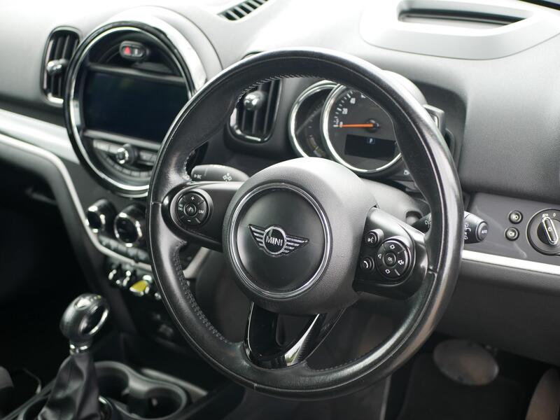 Mini Countryman view 4