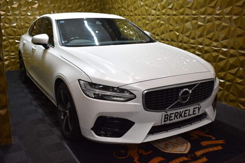 Volvo S90 — photo 1