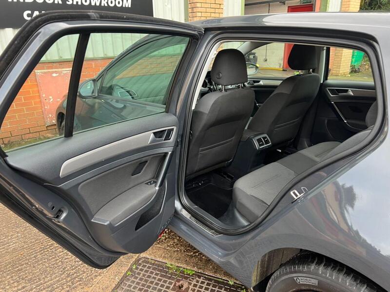 Volkswagen Golf view 16